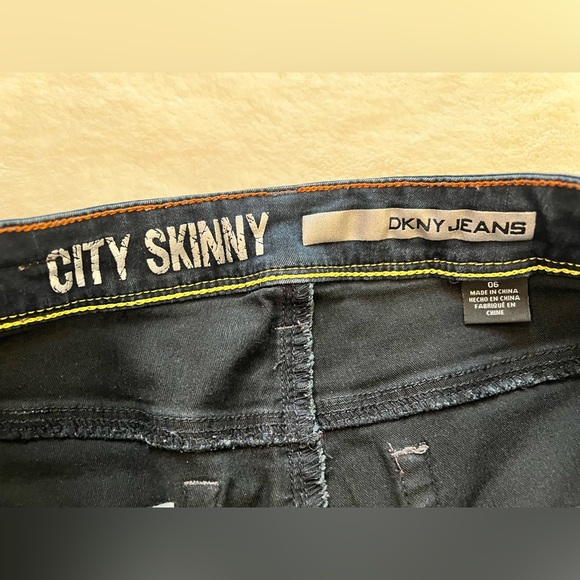DKNY City Skinny Jeans Dark Wash Indigo Denim 6x 28 - Picture 4 of 7